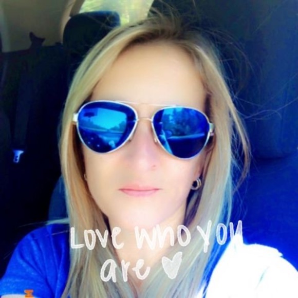 Meet your Posher, Ginger lee - Picture 1 of 1